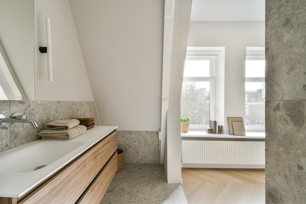 Medium property photo - Frederiksplein 26H, 1017 XN Amsterdam